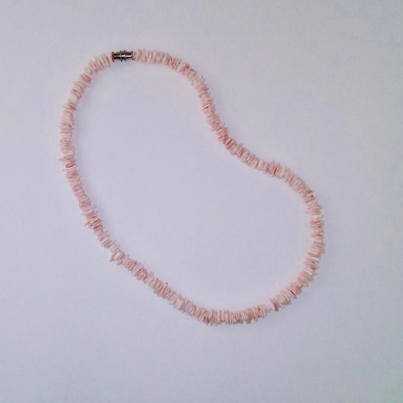 VTG 70s Hawaiian Pink & White Puka Chip Shell Necklace - Picture 2 of 6